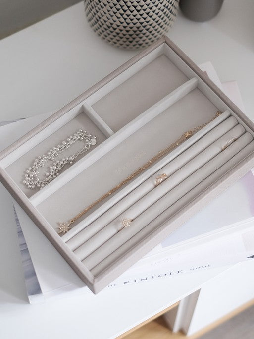 Stackers Ring & Armbandenlaag voor Klassieke Juwelendoos Taupe