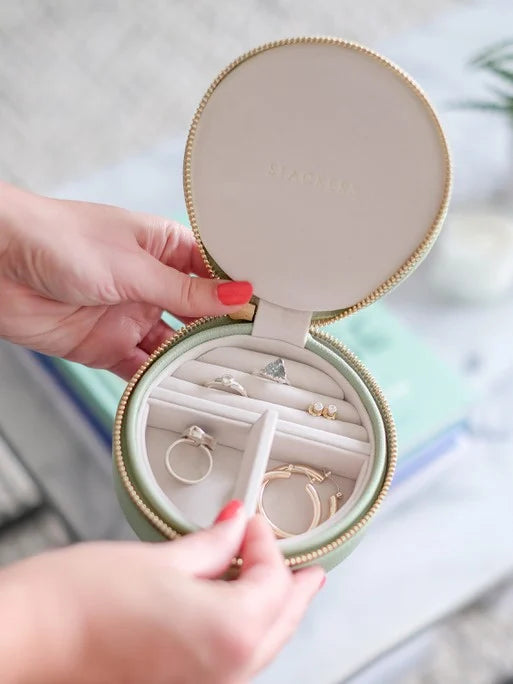 Stackers Ronde Travel Jewellery Box Saliegroen