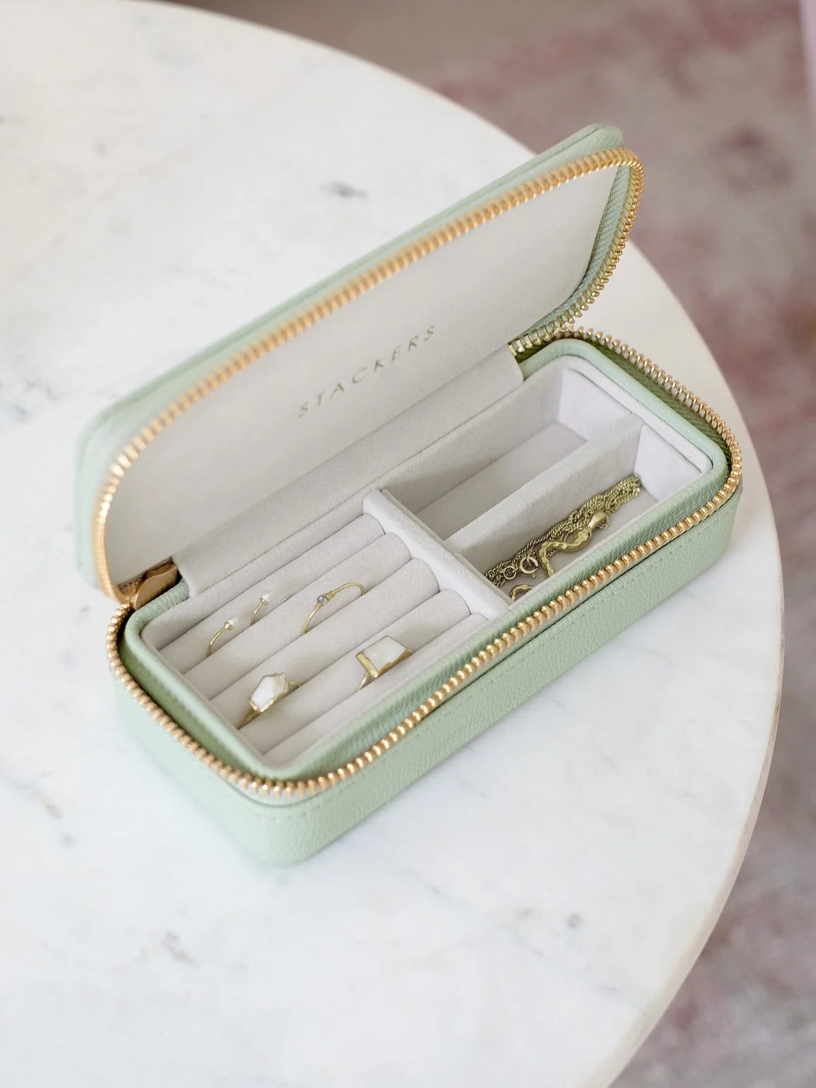 Stackers Medium Travel box Saliegroen