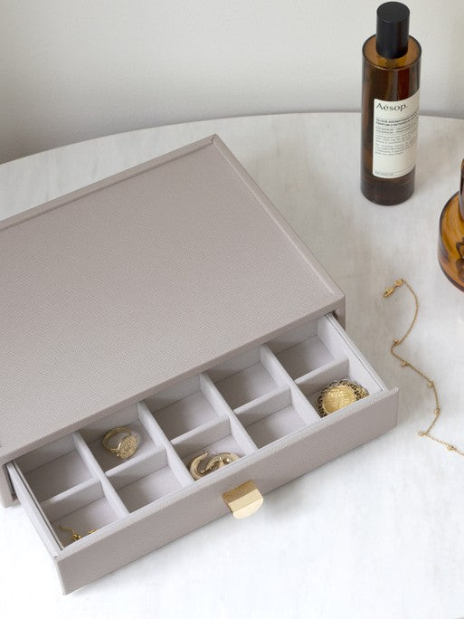 Stackers kleine Sieradenlade voor Klassieke Display Juwelendoos Taupe